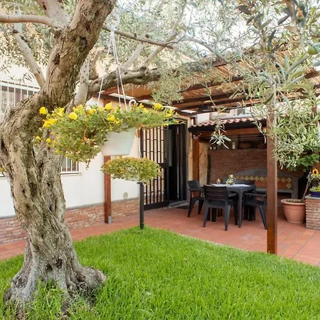 Casa Dell'ulivo Holiday home Aci Bonaccorsi